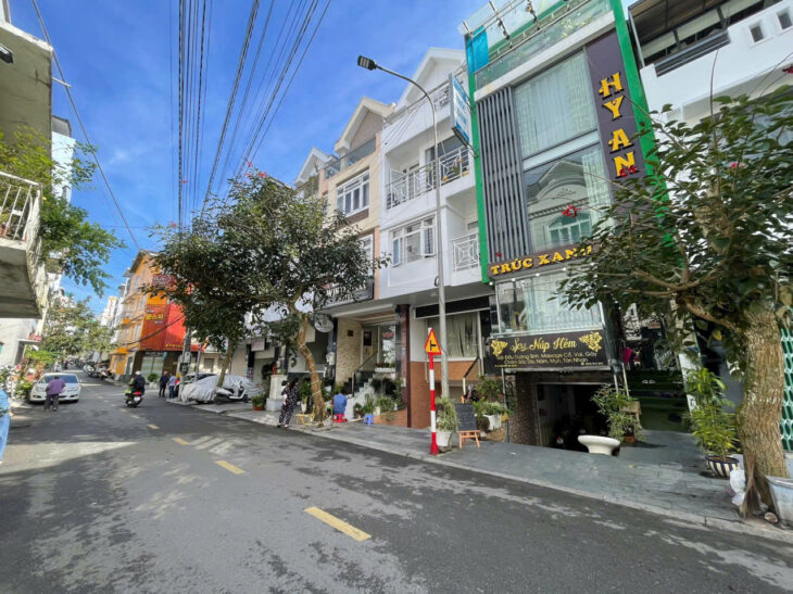 Cho thuê nhà 6 phòng ngủ mặt tiền Nguyễn Thị Nghĩa P2 – Đà Lạt – giá 25tr