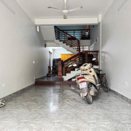 Bán nhà 3 tầng tổ 11, TT Quang Minh, Mê Linh. Nhà mới, đầy đủ tiện nghi, 2 mặt thoáng Bán nhà 3 tầng tổ 11, TT Quang Minh, Mê Linh. Nhà mới, đầy đủ tiện nghi, 2 mặt thoáng