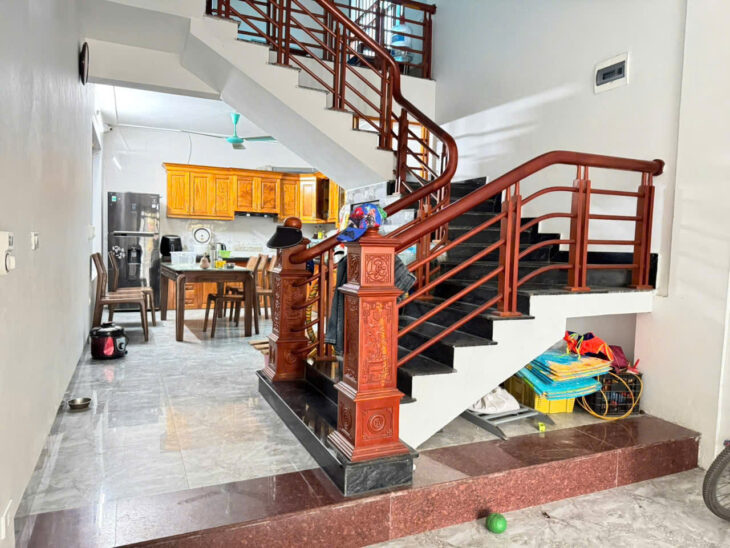 Bán nhà 3 tầng tổ 11, TT Quang Minh, Mê Linh. Nhà mới, đầy đủ tiện nghi, 2 mặt thoáng