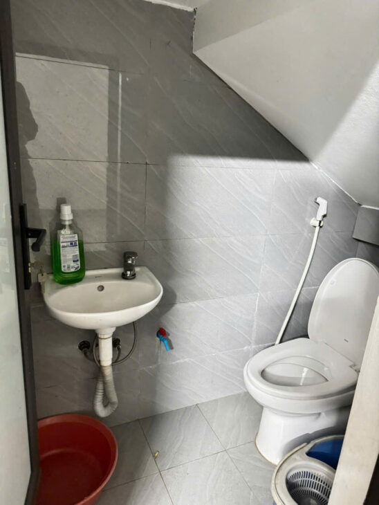 Bán nhà 3 tầng tổ 11, TT Quang Minh, Mê Linh. Nhà mới, đầy đủ tiện nghi, 2 mặt thoáng