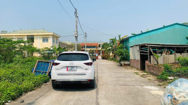 Giá rẻ, chính chủ bán mảnh đất Đông Xuân, Quốc Oai, ngay ngã tư vai réo,100m2 giá 2ty150tr bao phí