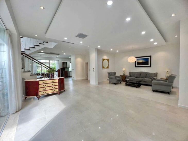 BÁN BIỆT THỰ CIPUTRA TÂY HỒ HÀ NỘI DT 324m2, xây 3 tầng, sân vườn rộng