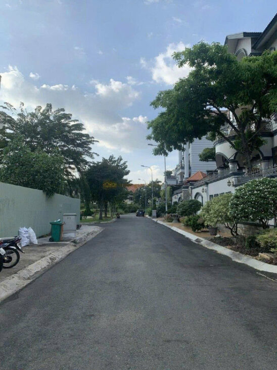 Ban nha mt nam hoà phường phước long A, q9 . TP Thủ Đức ,DTcn : 160m2. 3 lầu – 14,5 tỷ