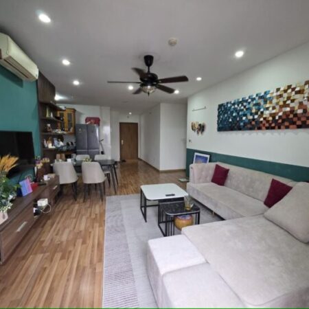 Căn hộ mặt đường Phùng Hưng – 2PN, 2 ban công, tặng full nội thất –3,5 tỷ