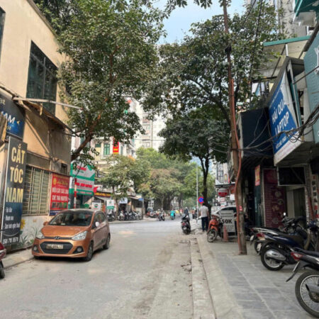 SIÊU PHẨM TRUNG KÍNH – NHÀ ĐẸP 5 TẦNG, THANG MÁY – NGÕ Ô TÔ TRÁNH – ĐANG CHO THUÊ 20TR/THÁNG