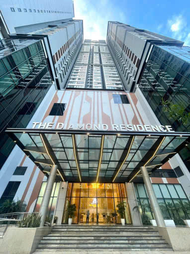 Bán nhanh căn D1-708, căn góc 3 ngủ tòa Diamond Residence 25 Lê Văn Lương