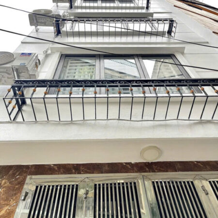 Bán nhà 5 tầng 3 ngủ cực đẹp ngõ 565 Bát Khối gần ô tô