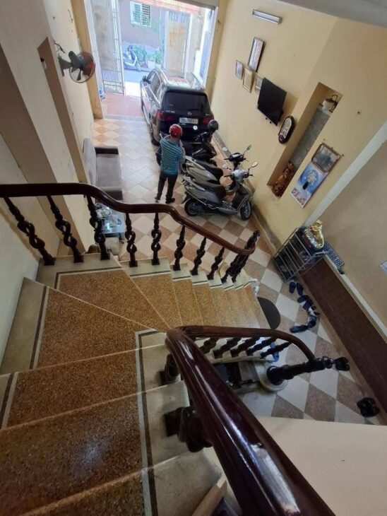 NHÀ ĐẸP VĂN QUÁN – PHÂN LÔ VỈA HÈ, ÔTÔ TRÁNH ĐỖ NGÀY ĐÊM – GIÁ 19 TỶ