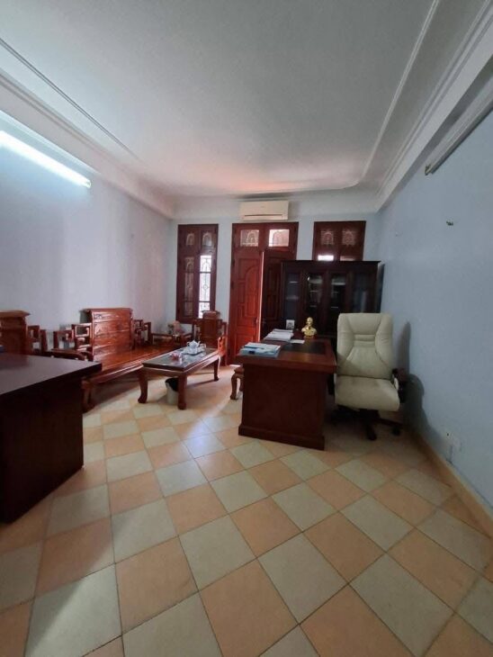 NHÀ ĐẸP VĂN QUÁN – PHÂN LÔ VỈA HÈ, ÔTÔ TRÁNH ĐỖ NGÀY ĐÊM – GIÁ 19 TỶ