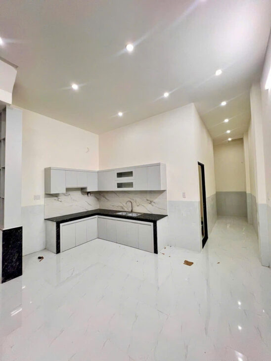 BÁN NHÀ TRỆT LẦU 90M2- TRẦN HƯNG ĐẠO– HẺM Ô TÔ – GẦN BIG C (GO) DĨ AN.