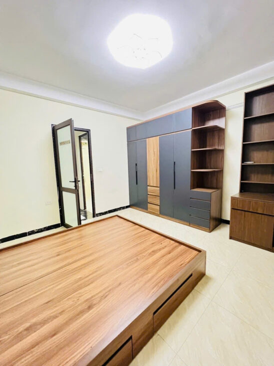 Bán nhà 39m 4 tầng 5 ngủ 2 thoáng trước sau cực hiếm tại Thạch Bàn Long Biên