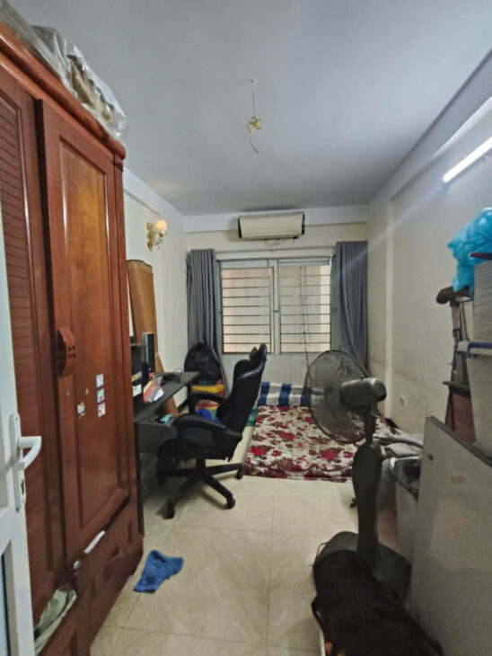 Cần Bán nhà Yên Sở Hoàng Mai, 20 m .4 Tầng . Giá 2.6 Tỷ. Sổ Đỏ Chung