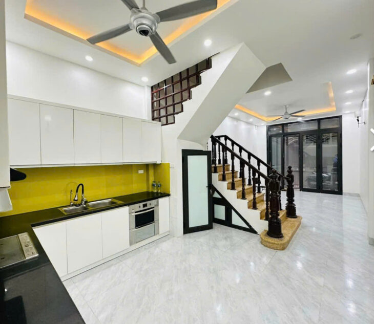 Hàng Kịch độc phố HOÀNG VĂN THÁI – 45m2- 5 tầng – THANG MÁY -chỉ 8,5 tỷ