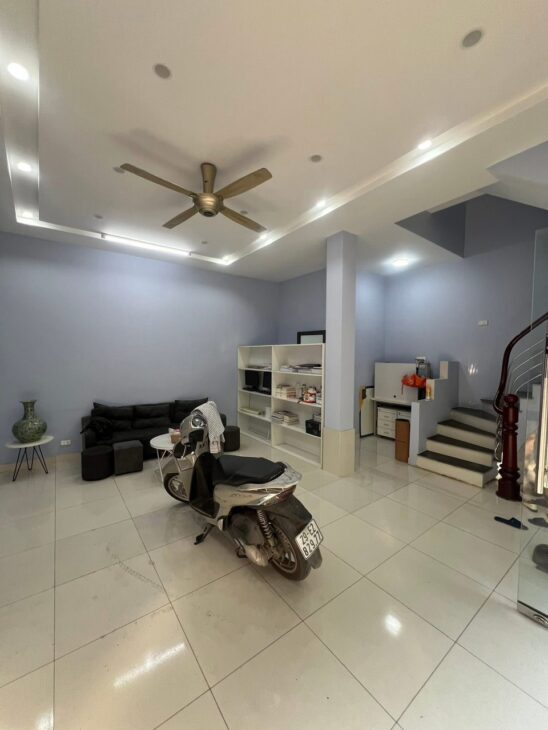 SIÊU PHẨM NHÀ ĐẸP TRUNG KÍNH – ÔTÔ TRÁNH, ĐỖ CỬA NGÀY ĐÊM – KINH DOANH ĐỈNH – GIÁ 20.5 TỶ