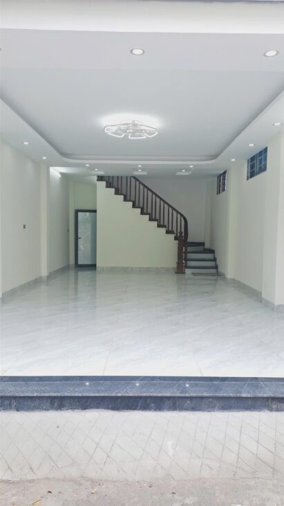 Bán nhà 5 tầng, 50m², 4PN, 3WC, ô tô 7 chỗ vào nhà – Thanh Trì – 7.3 tỷ – 0844444453