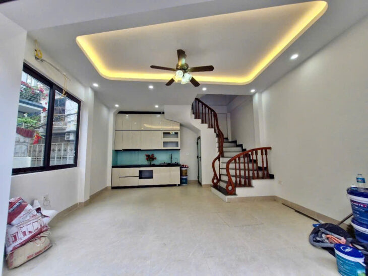 BÁN NHÀ MỚI ĐẸP – LÔ GÓC 2 THOÁNG – XE 4 CHỖ ĐỖ CỬA