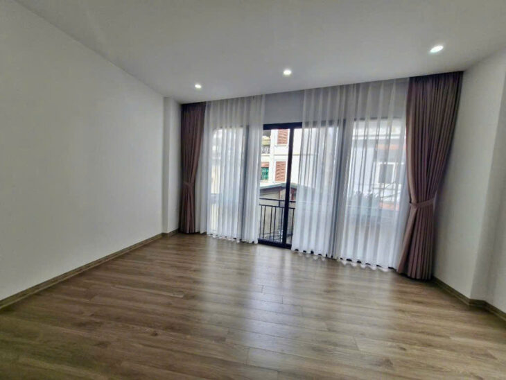 BÁN NHÀ MỚI ĐẸP – LÔ GÓC 2 THOÁNG – XE 4 CHỖ ĐỖ CỬA