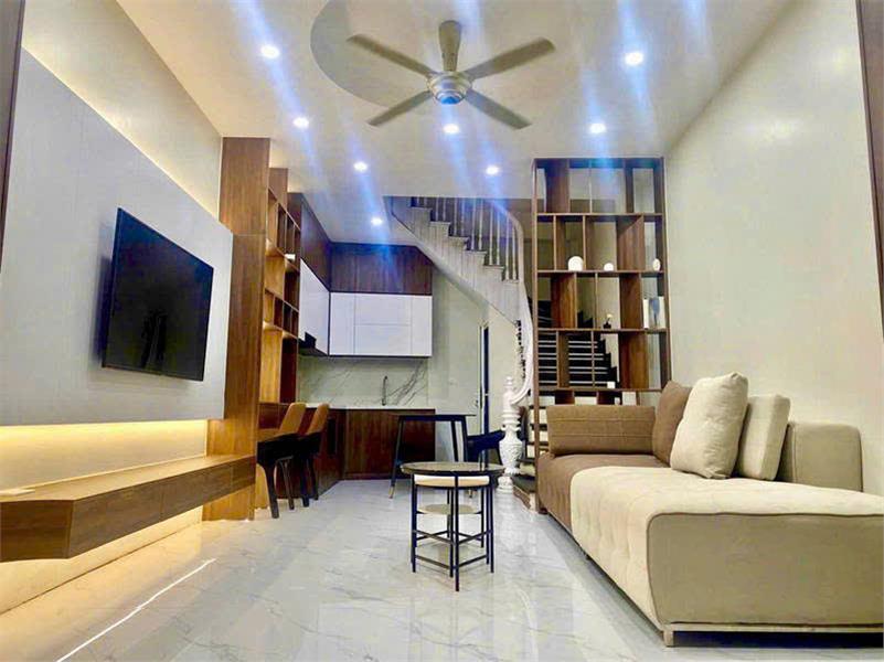 VÍP Lô góc Bà Triệu,Hà Đông,Dt 35m,4 tầng, giá 6 tỷ. Gần Ôtô, kinh doanh