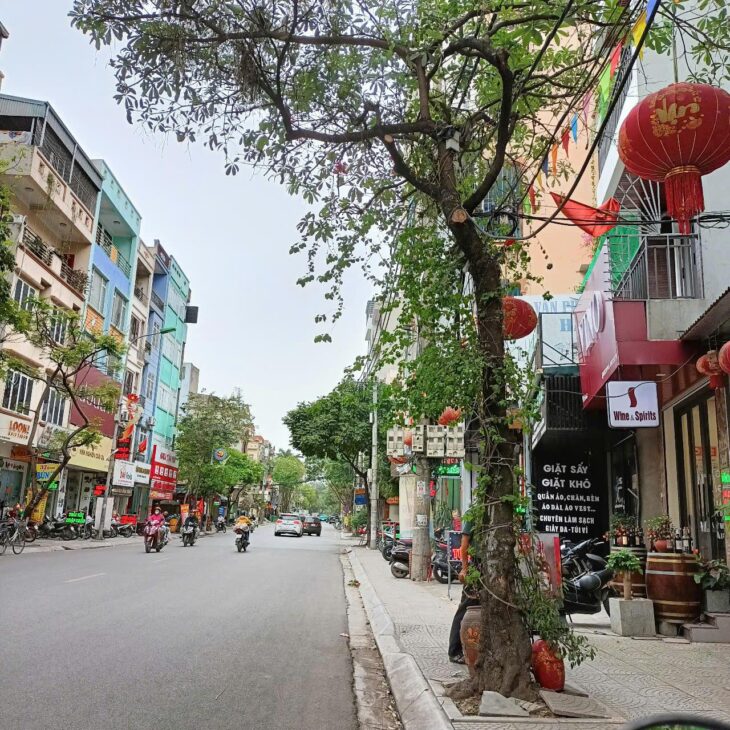 VÍP Lô góc Bà Triệu,Hà Đông,Dt 35m,4 tầng, giá 6 tỷ. Gần Ôtô, kinh doanh