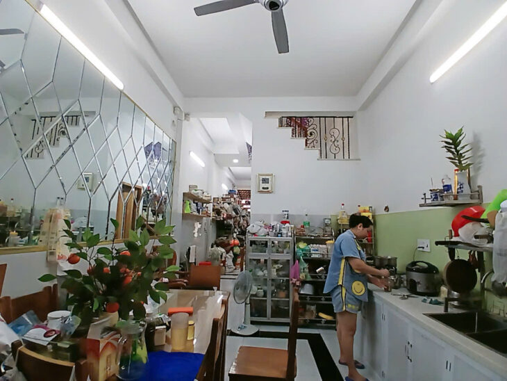 Bán nhà 70m2, 5PN, 4WC, Q.9, Lê Văn Việt, 6.6 tỷ, sổ hồng