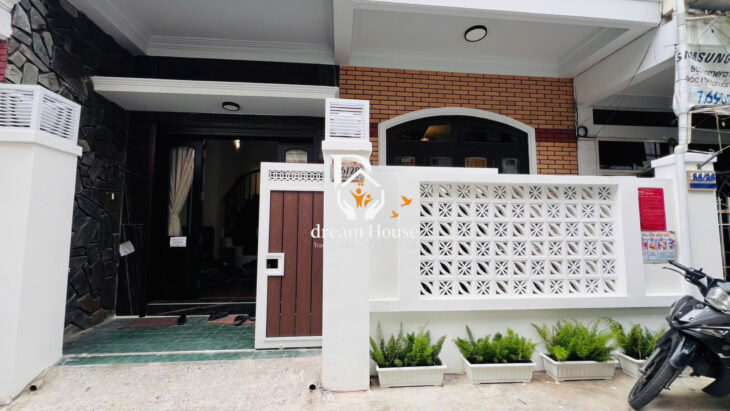 ???? Bán nhà 3 tầng đẹp hẻm Lê Hồng Phong – Phước Hải – Trung tâm TP Nha Trang – Giá 5.9 tỷ
