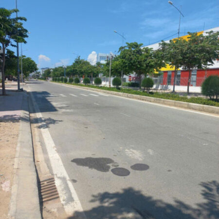 Bán 1100m2 đất MT Võ Nguyên Giáp giáp Yên Ninh, Ninh Thuận, có 889m2 thổ cư, gần biển và công viên