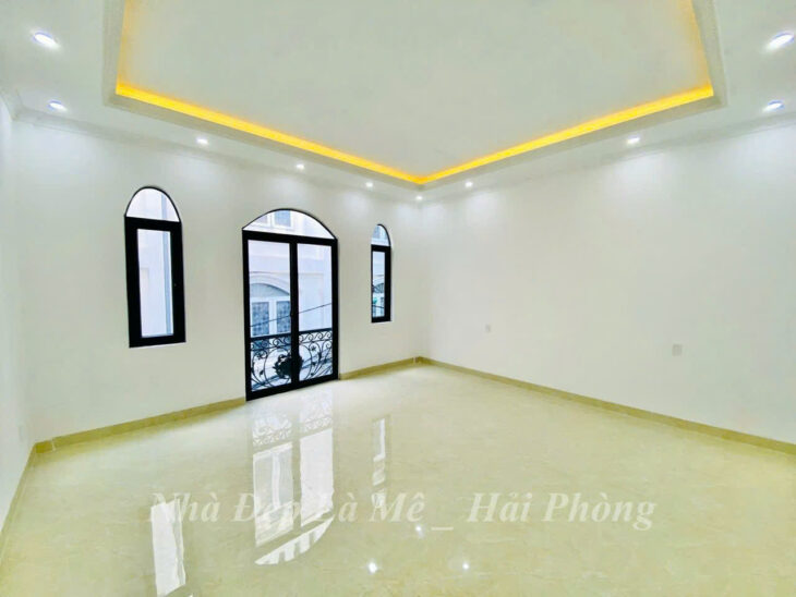 Nhà mặt ngõ thông tuyến 2 Thiên Lôi, 51m 3.5 tầng, sân cổng riêng, Giá 3.55 tỉ