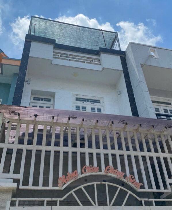 BÁN NHÀ 3 TẦNG KIÊN CỐ SÁT NGUYỄN DUY TRINH – HẺM Ô TÔ NGỦ TRONG – LONG TRƯỜNG, THỦ ĐỨC