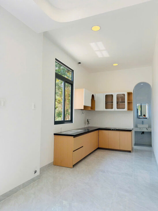 Bán nhà 1 trệt 1 lầu căn góc tđc đất lành cách đường Phong Châu 80m.