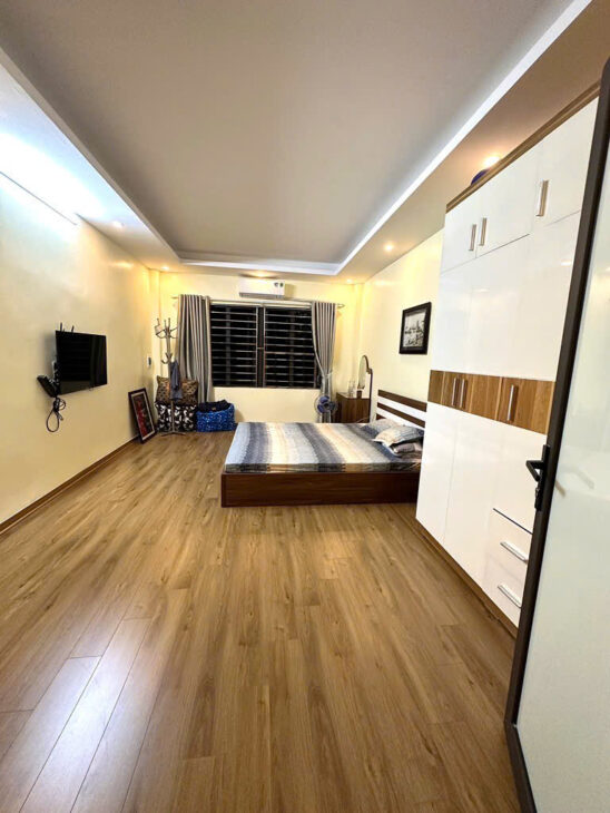 Bán Căn Nhà Đại Đồng Vĩnh Hưng 38m 5 Tầng 4 Phòng Tặng Hết Nội Thất Sổ Đỏ