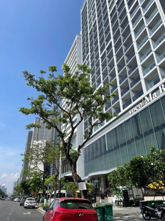 BÁN NHÀ 5 TẦNG, MẶT TIỀN LÊ THƯỚC, SÁT HỒ NGHINH. LH 005233234