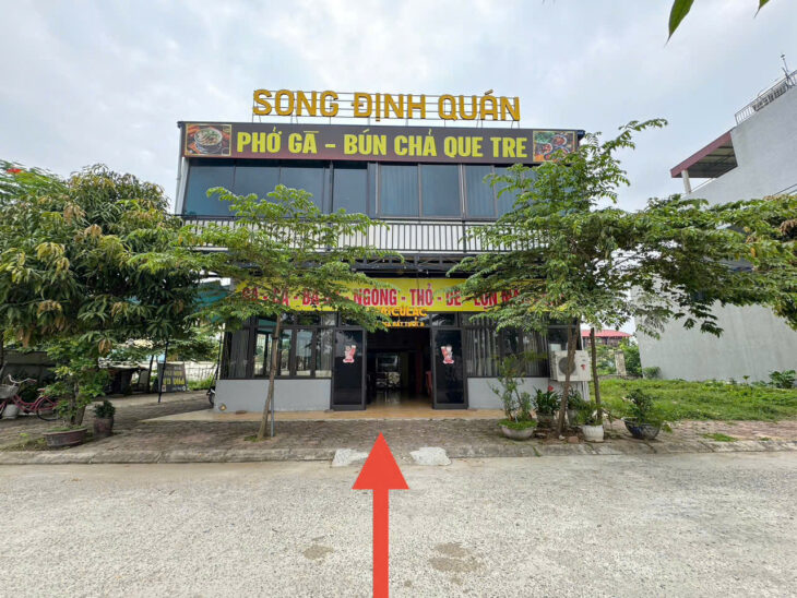 Bán đất đấu giá tổ 2, TT Chi Đông, Mê Linh. Tặng nhà 2 tầng, đang kinh doanh quán ăn