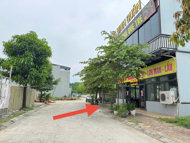 Bán đất đấu giá tổ 2, TT Chi Đông, Mê Linh. Tặng nhà 2 tầng, đang kinh doanh quán ăn