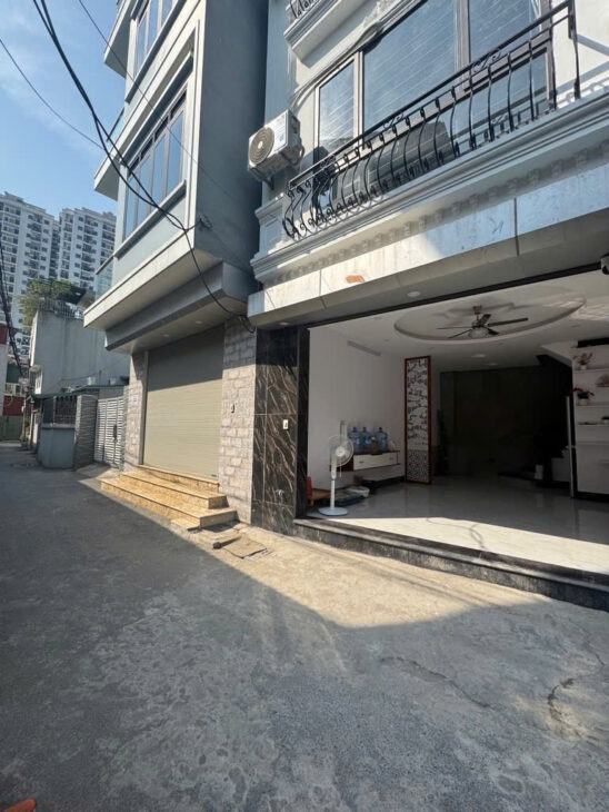 SIÊU PHẨM PHÚC LỢI – LONG BIÊN- Ô TÔ VÀO NHÀ – FULL NỘI THẤT – HƯỚNG ĐÔNG NAM THOÁNG MÁT