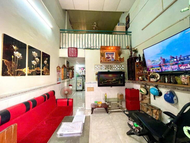 Nhà Q7 DTSD 40m2 DTSD giá 2.15 tỷ, sổ hồng riêng