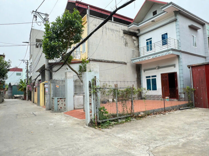 Nhà 3 tầng đầy đủ tiện nghi, tổ 5, TT Quang Minh, Mê Linh, HN. DT 184m, giá 6,5 tỷ