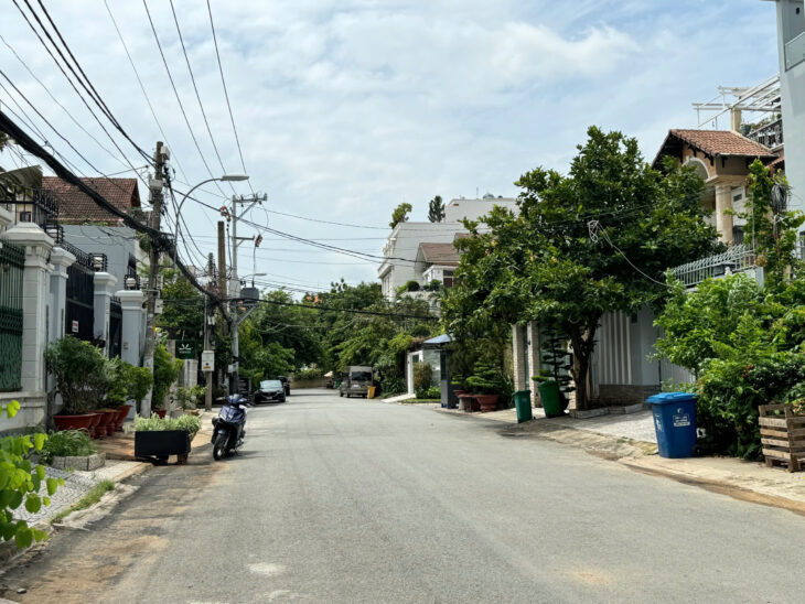 bán đất 215B12 Nguyễn Văn Hưởng, Thảo Điền – Diện tích: 8 X 25 CN 200m2 – Giá bán: 53 tỷ