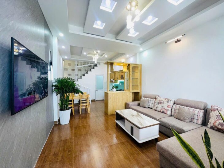 NHÀ ĐẸP SỔ XÂY DỰNG NHƯ TRONG HÌNH TẠI CAO THẮNG P7 ĐÀ LẠT, cách chợ Ngô Quyền chỉ 400m