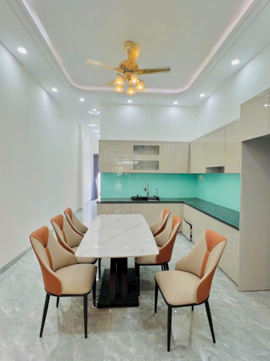 NHÀ MỚI 3 TẦNG – HẺM XE HƠI – GẦN VINHOMES Q9 – 5.3 TỶ