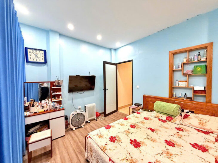 BÁN NHÀ DÂN XÂY CHẮC CHẮN, NGÕ THÔNG, 20M RA Ô TÔ TRÁNH, GIÁ 14,4 TỶ