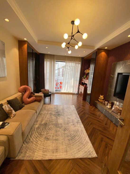 BÁN NHÀ NGUYỄN SƠN, LONG BIÊN, 6 TẦNG THANG MÁY – GARA Ô TÔ 7 CHỖ – FULL NỘI THẤT XỊN – NHÀ ĐẸP NỞ