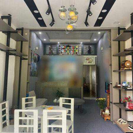 9tỷ2 – Bán nhà 2 phòng ngủ full nội thất mặt tiền Yersin P9 Đà Lạt