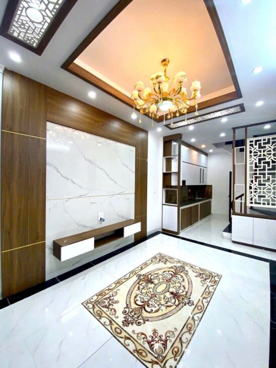 Nhà đẹp xóm 1 Đồng Nhân – Đông La – HĐ. 30m ×5T, full nội thất Giá 3.7 tỷ có thương lượng