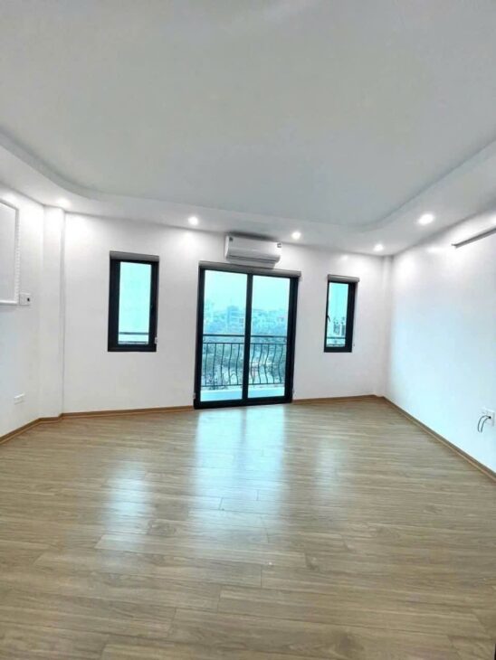 Nhà đẹp xóm 1 Đồng Nhân – Đông La – HĐ. 30m ×5T, full nội thất Giá 3.7 tỷ có thương lượng