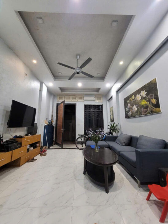 NHÀ ĐẸP TỰ XÂY-GIANG BIÊN-LONG BIÊN , FULL NỘI THẤT, NGÕ RỘNG THOÁNG, Ô TÔ – GIÁ 5.7 TỶ