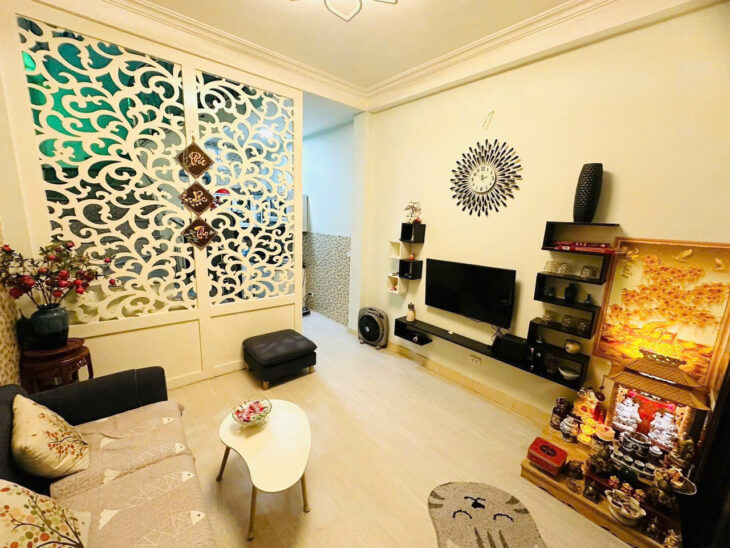 Bán nhà, NGỌC THỤY , cạnh trường, chợ, 5p tới cầu Long Biên ,4ty95