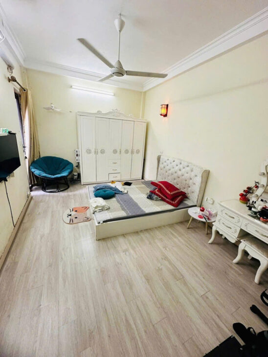 Bán nhà, NGỌC THỤY , cạnh trường, chợ, 5p tới cầu Long Biên ,4ty95