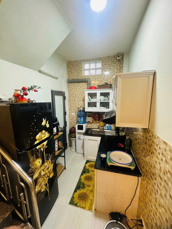 Bán nhà, NGỌC THỤY , cạnh trường, chợ, 5p tới cầu Long Biên ,4ty95