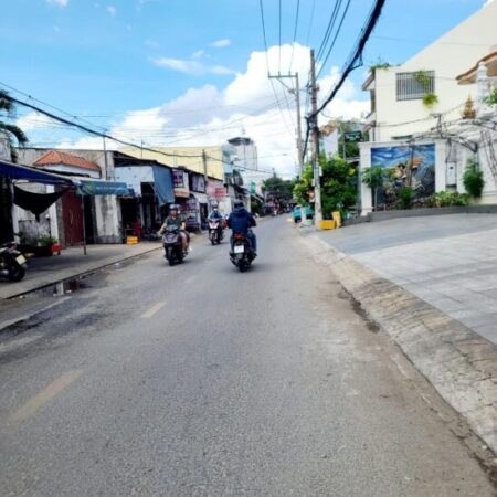 BÁN ĐẤT TẶNG NHÀ MẶT TIỀN KINH DOANH – NGÃ TƯ BỐN XÃ BÌNH TÂN – LÔ GÓC 2 MẶT TIỀN 10M THÔNG – 72M²