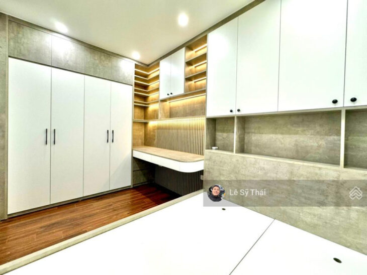 Bán nhà Đại Từ 50m2 x 5T, 10m ra phố, nhà đẹp, ở luôn, cực thoáng, giá 7.9 tỷ, SĐCC